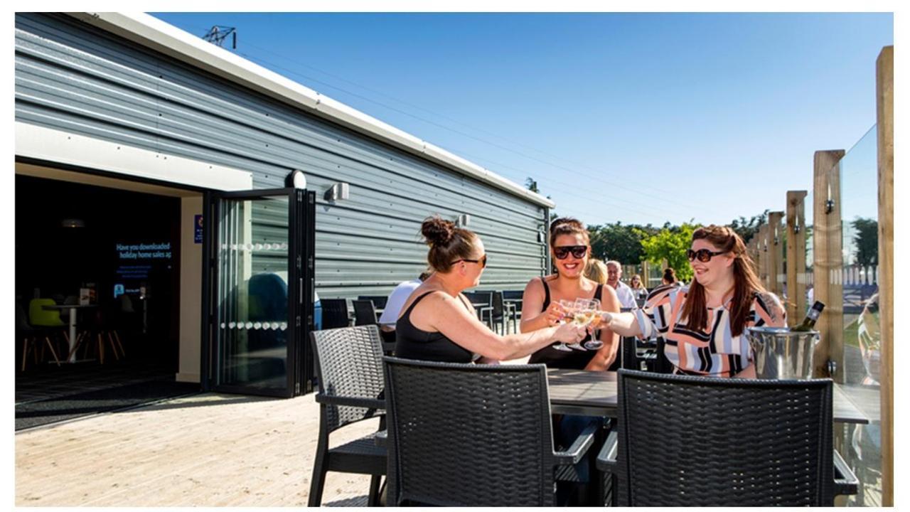 Willow-Static Caravan On Holiday Park Near Margate, Kent Hotel Birchington-on-Sea Exterior foto